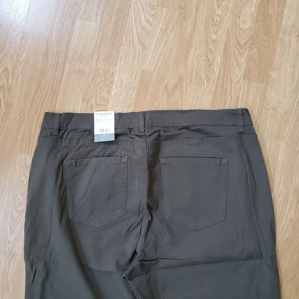 Style & Co Plus Size Mid-Rise Straight Jeans Sz 20W = 38x30